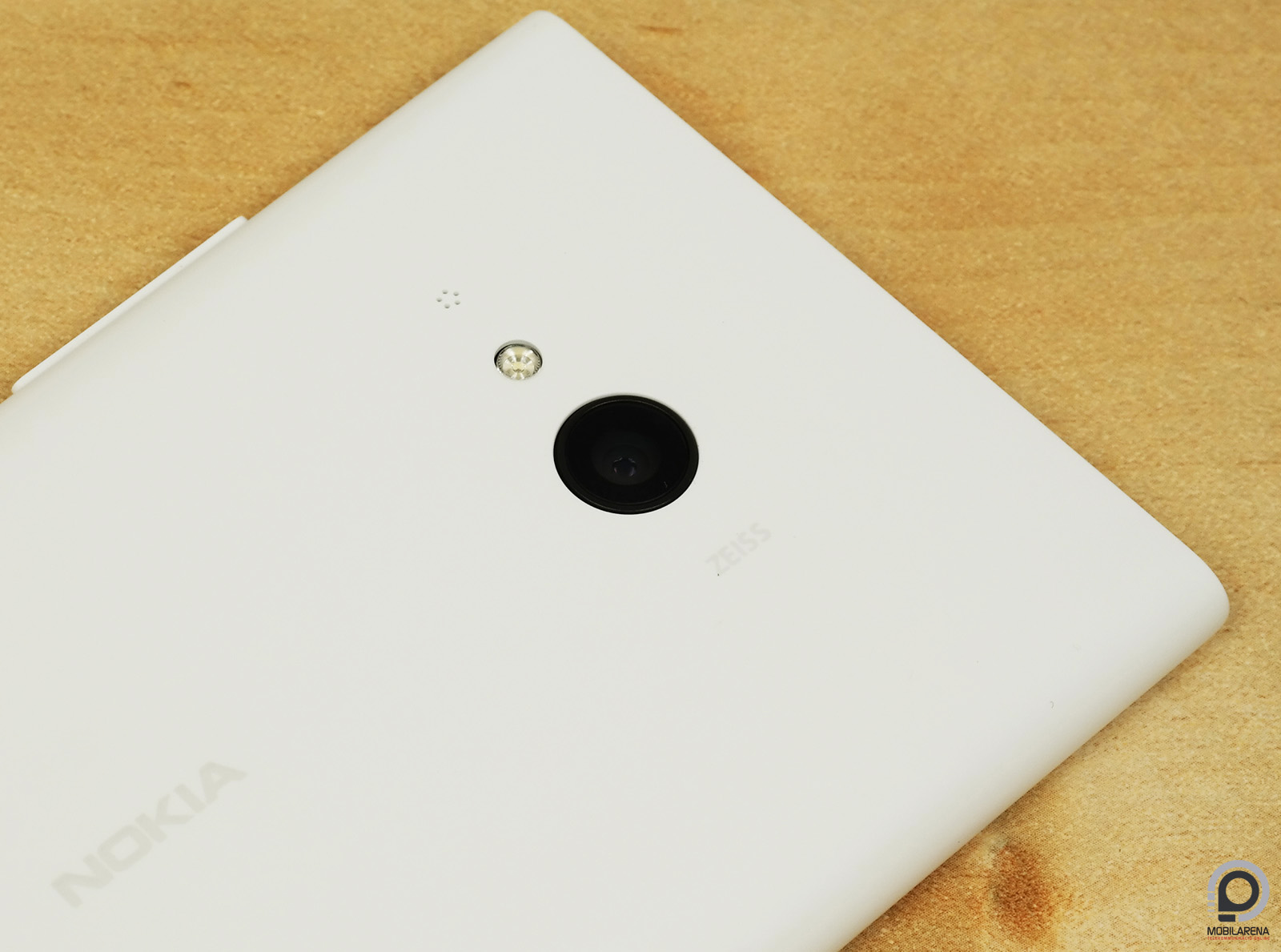 Nokia Lumia 735 - maga felé hajlik a keze - Mobilarena Okostelefon teszt