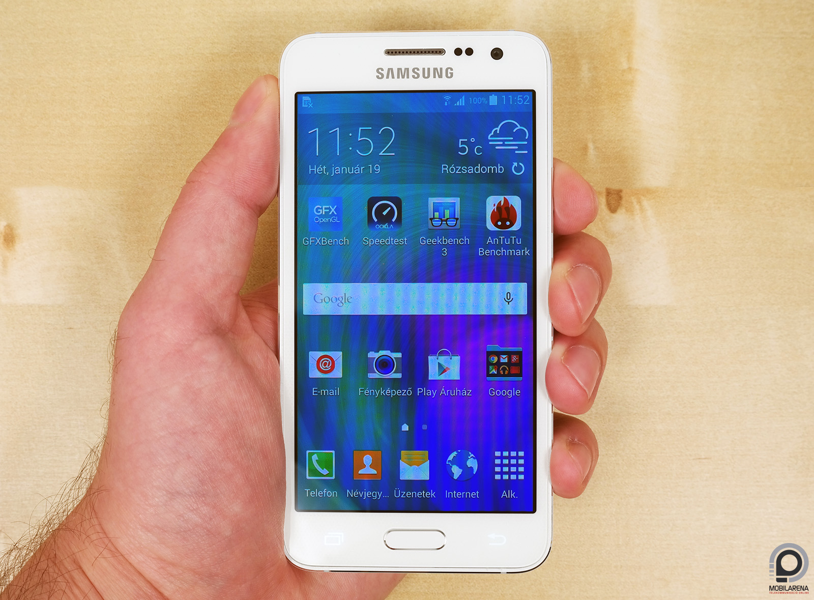 Samsung Galaxy A3 - jöttem, láttam, ... - Mobilarena Okostelefon teszt